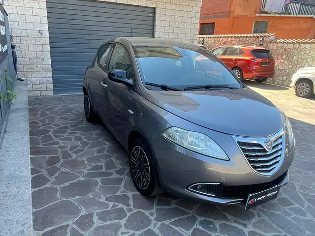 Lancia Ypsilon view 7