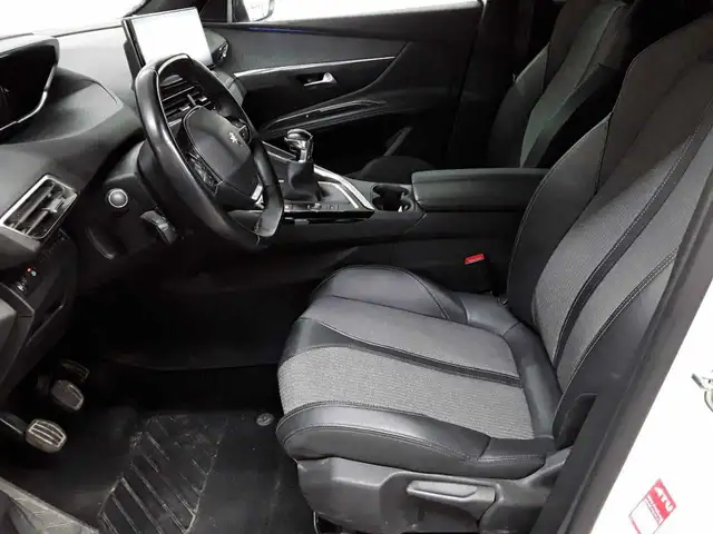 Peugeot 3008 view 7