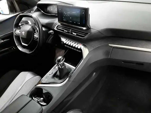Peugeot 3008 view 9