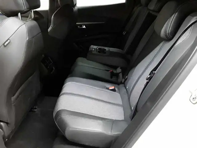 Peugeot 3008 view 13