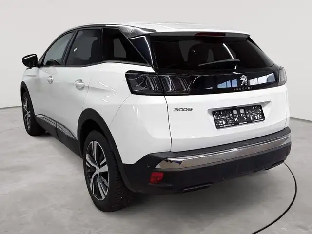 Peugeot 3008 view 5