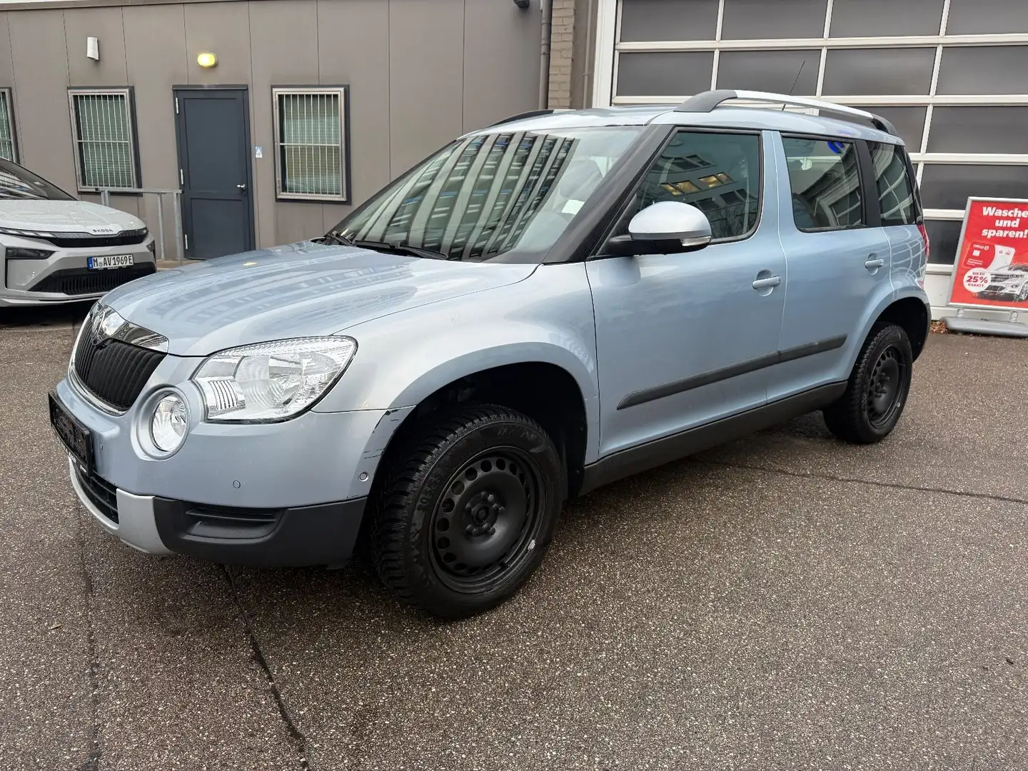 Skoda Yeti Ambition 4x4 KLIMA-SHZ-SERVO-TÜV-03-2027 Blau - 1
