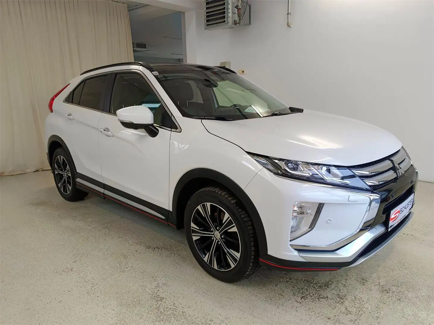 Mitsubishi Eclipse Cross 1,5 TC CVT 4WD Diamond Leder Weiß - 1