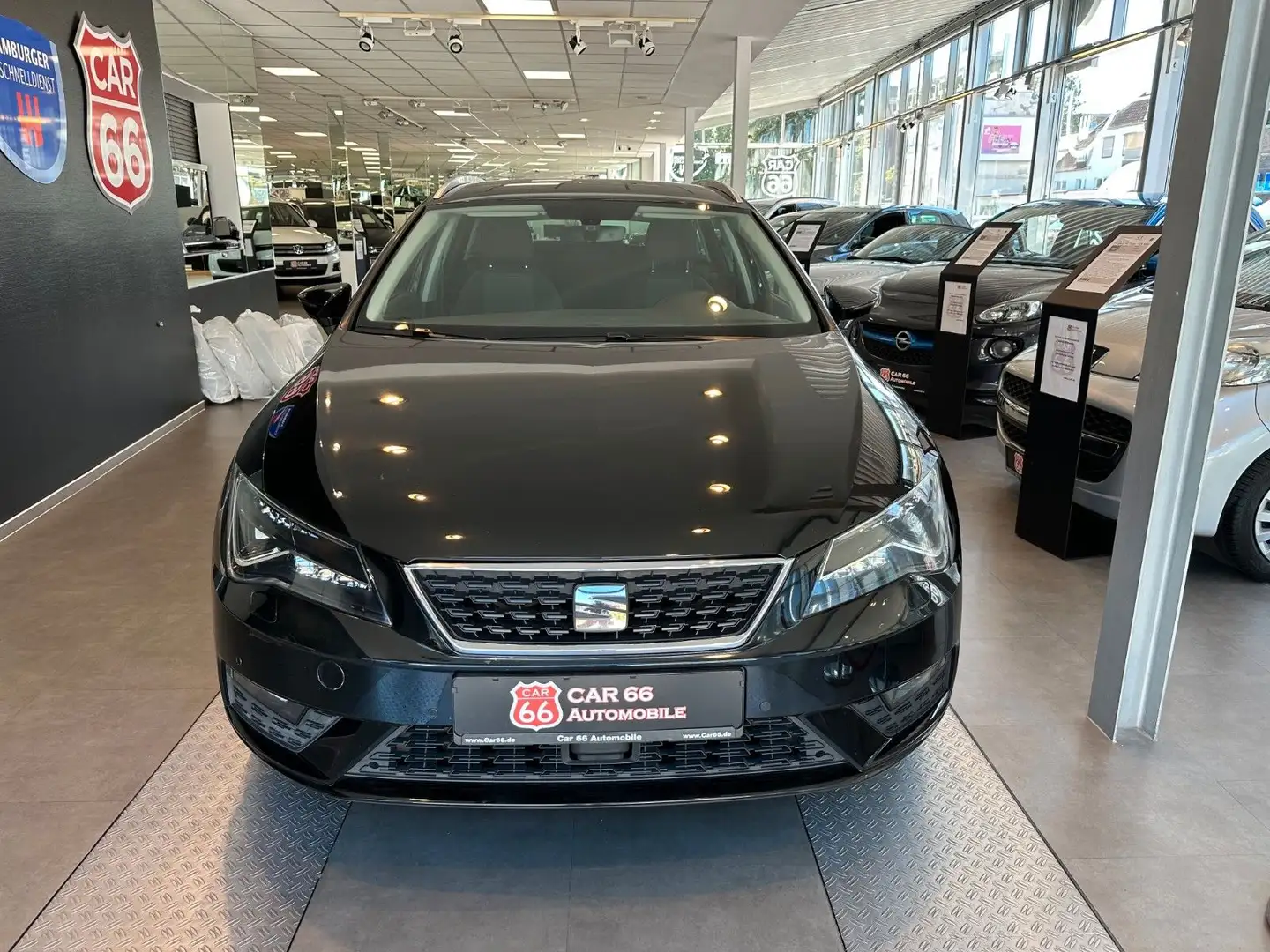 SEAT Leon ST Style / Schwarz - 2