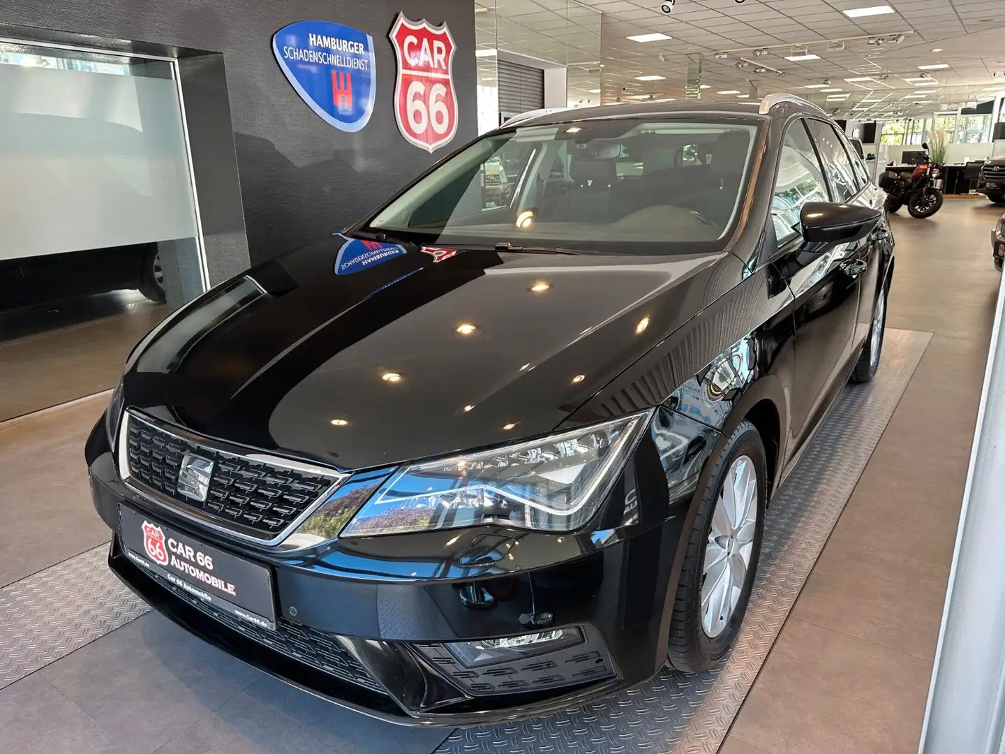 SEAT Leon ST Style / Schwarz - 1