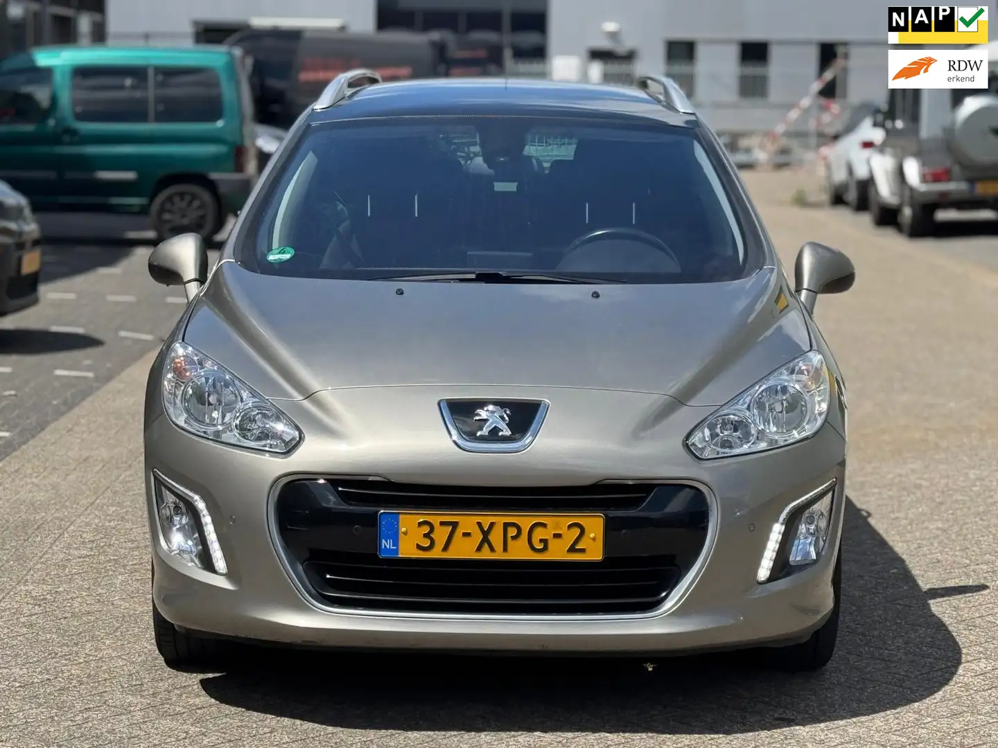 Peugeot 308 SW 1.6 THP Allure 7person, Automaat .nieuwe apk,km Gris - 1