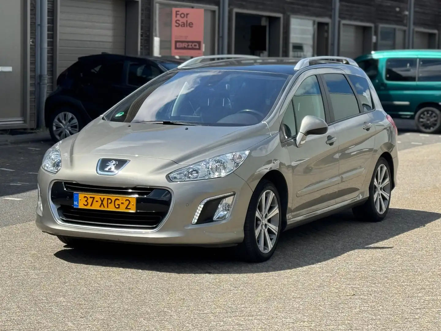 Peugeot 308 SW 1.6 THP Allure 7person, Automaat .nieuwe apk,km Gris - 2