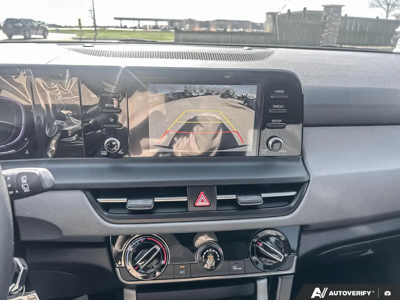 Kia Seltos снимка Kia Seltos