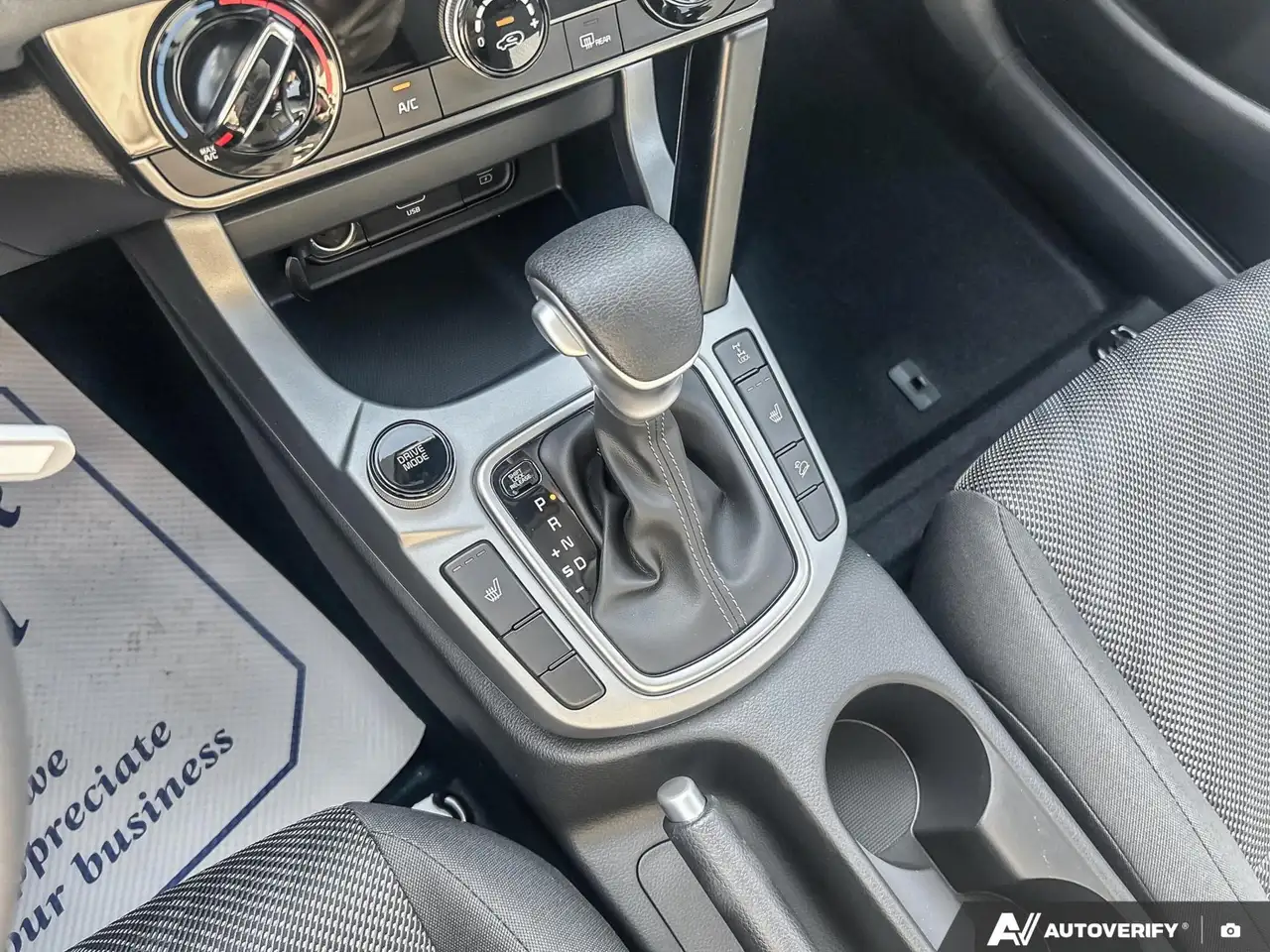 Kia Seltos снимка Kia Seltos