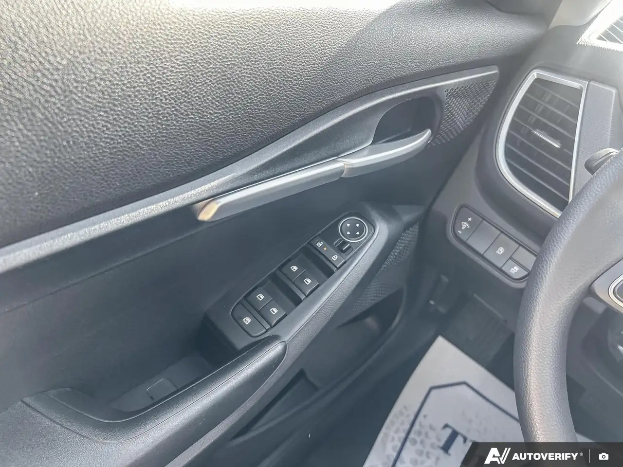 Kia Seltos снимка Kia Seltos