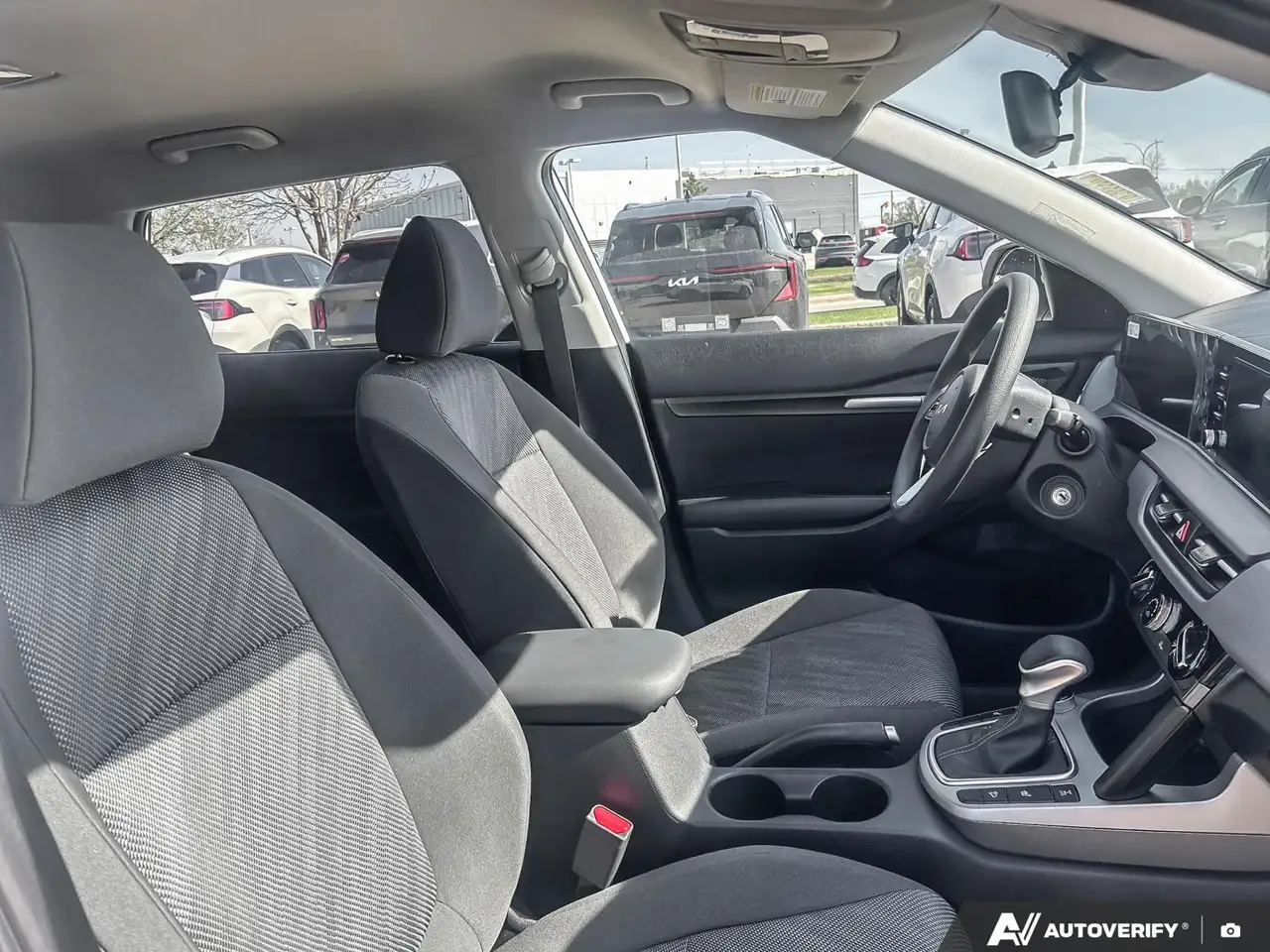 Kia Seltos снимка Kia Seltos