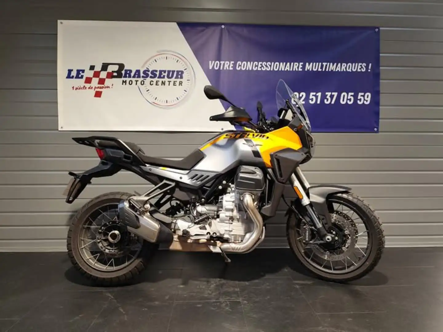 Moto Guzzi Stelvio Sárga - 1