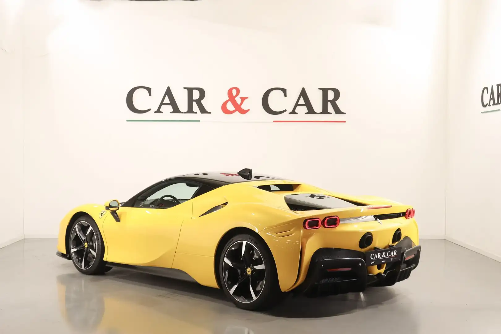 Ferrari SF90 Stradale Stradale Full Carbonio Giallo - 2