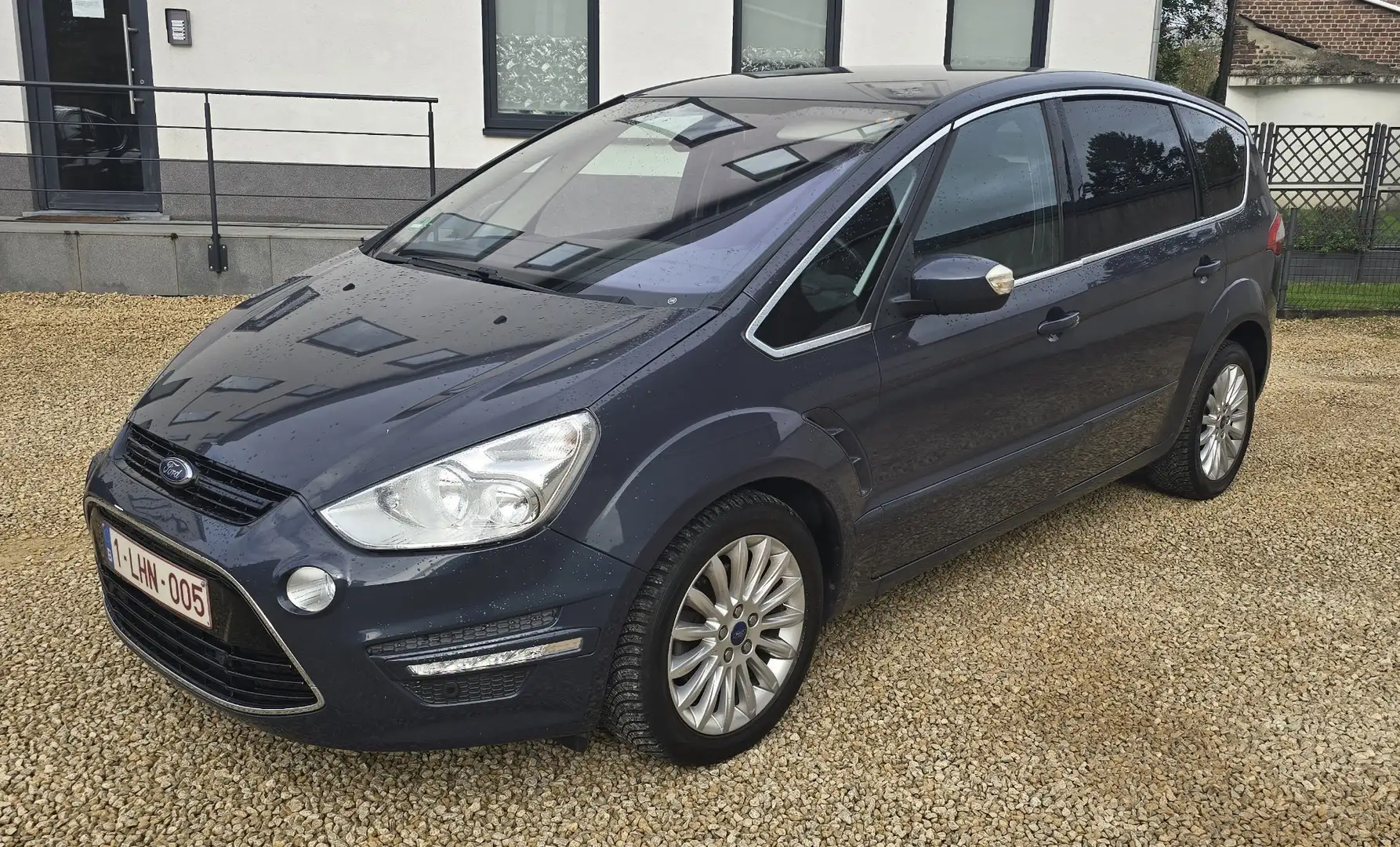 Ford S-Max 1.6 TDCi 115 S&S FAP Titanium Paars - 1