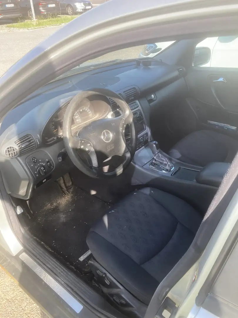 Mercedes-Benz C 220 C 220 CDI (LA)(203.008) Šedá - 2