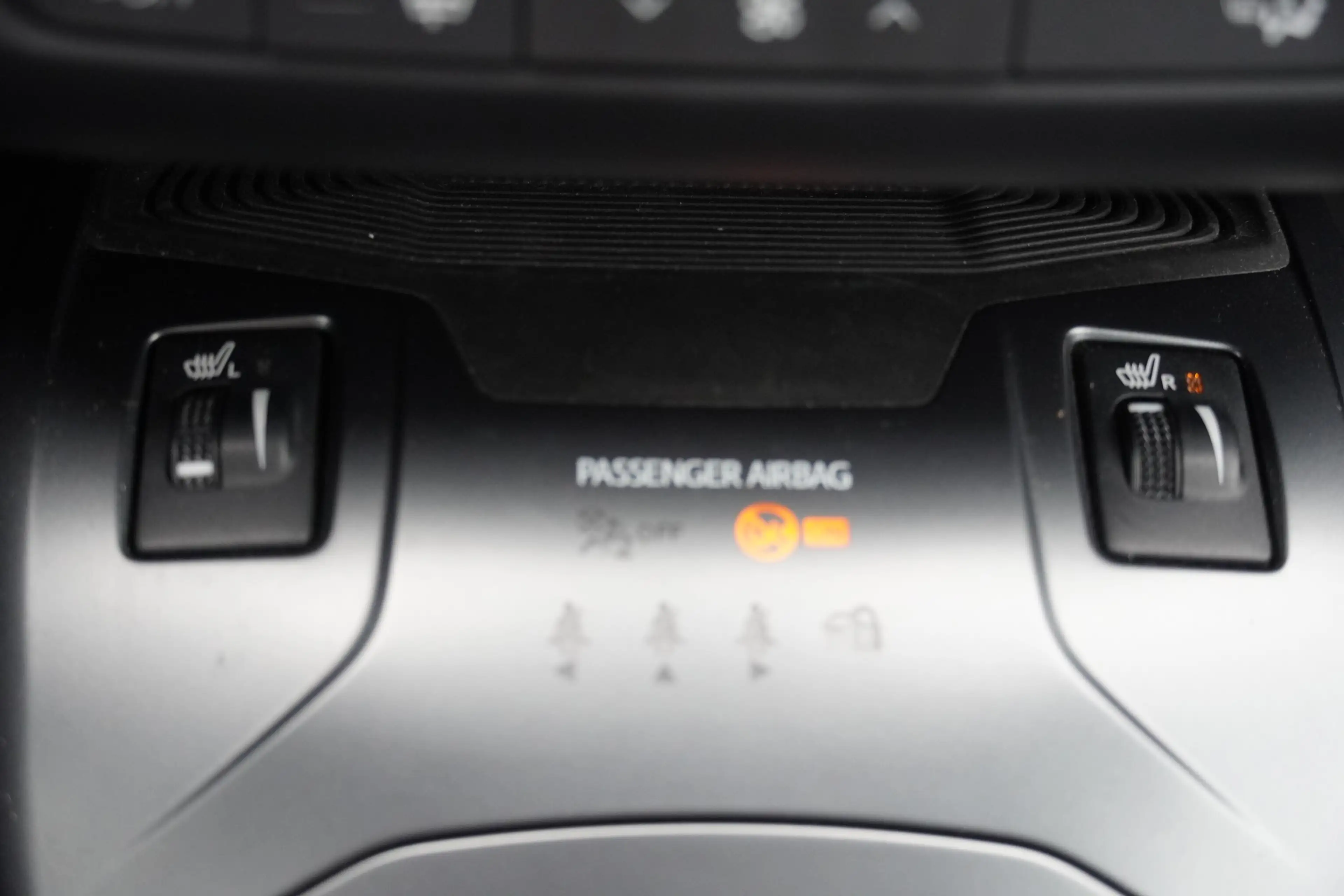 Toyota Avensis 1.8 TS Team D Bi-Xenon Kamera PDC — photo 11
