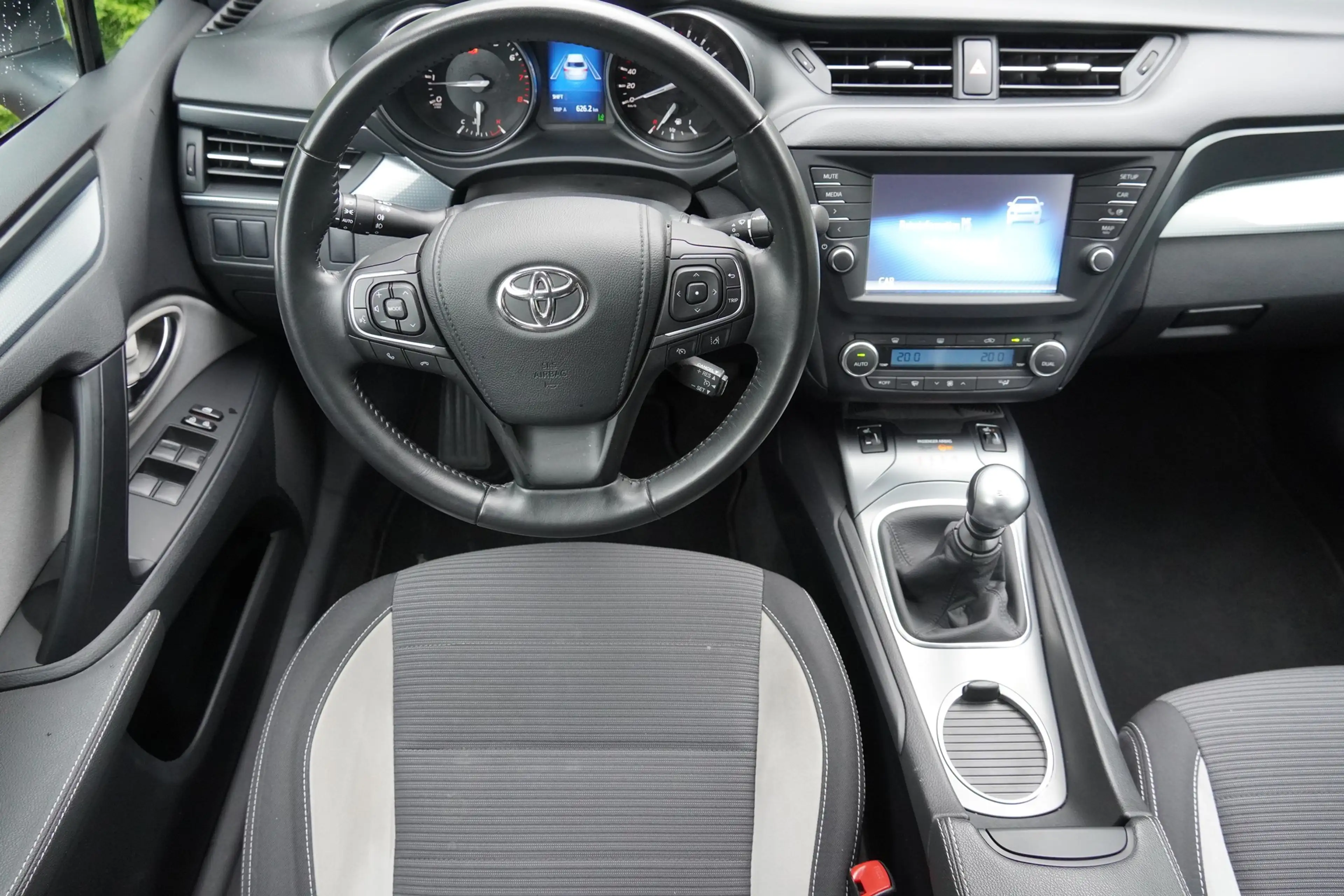 Toyota Avensis 1.8 TS Team D Bi-Xenon Kamera PDC — photo 9