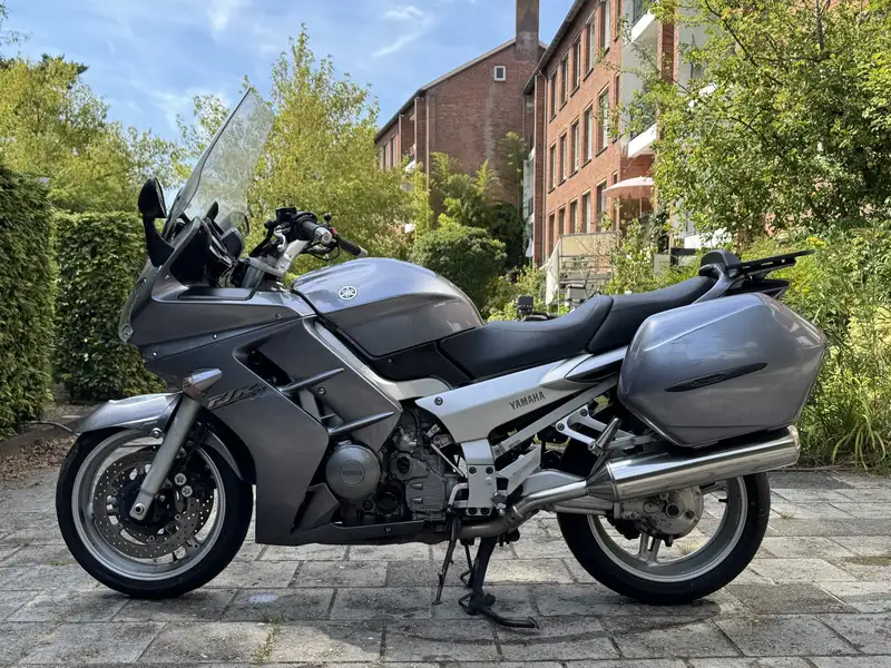 Yamaha FJR 1300 - foto 5