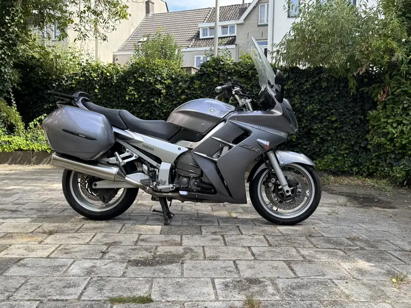 Yamaha FJR 1300 - foto 3