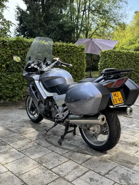 Yamaha FJR 1300 - foto 6