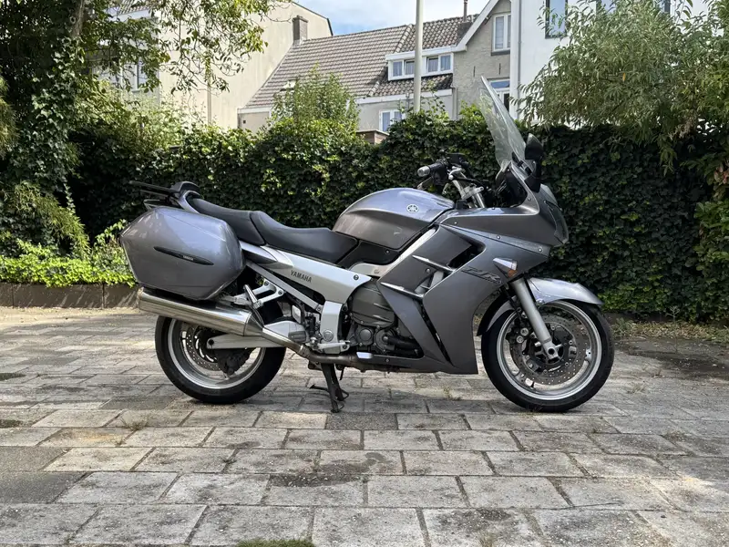 Yamaha FJR 1300 - foto 4