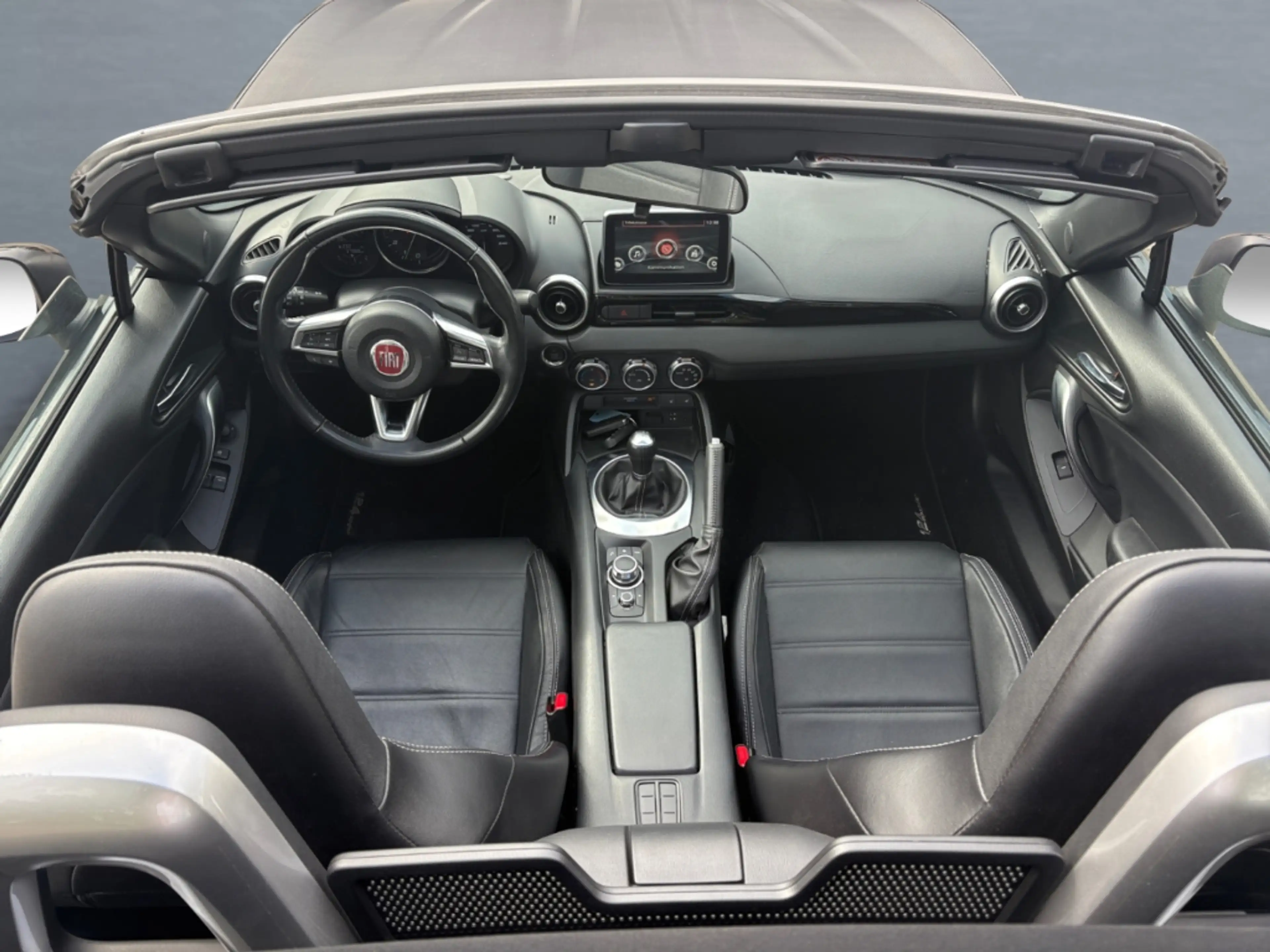 Fiat 124 Spider Lusso MultiAir Turbo Navi Klimaautom Musikstreamin — photo 10