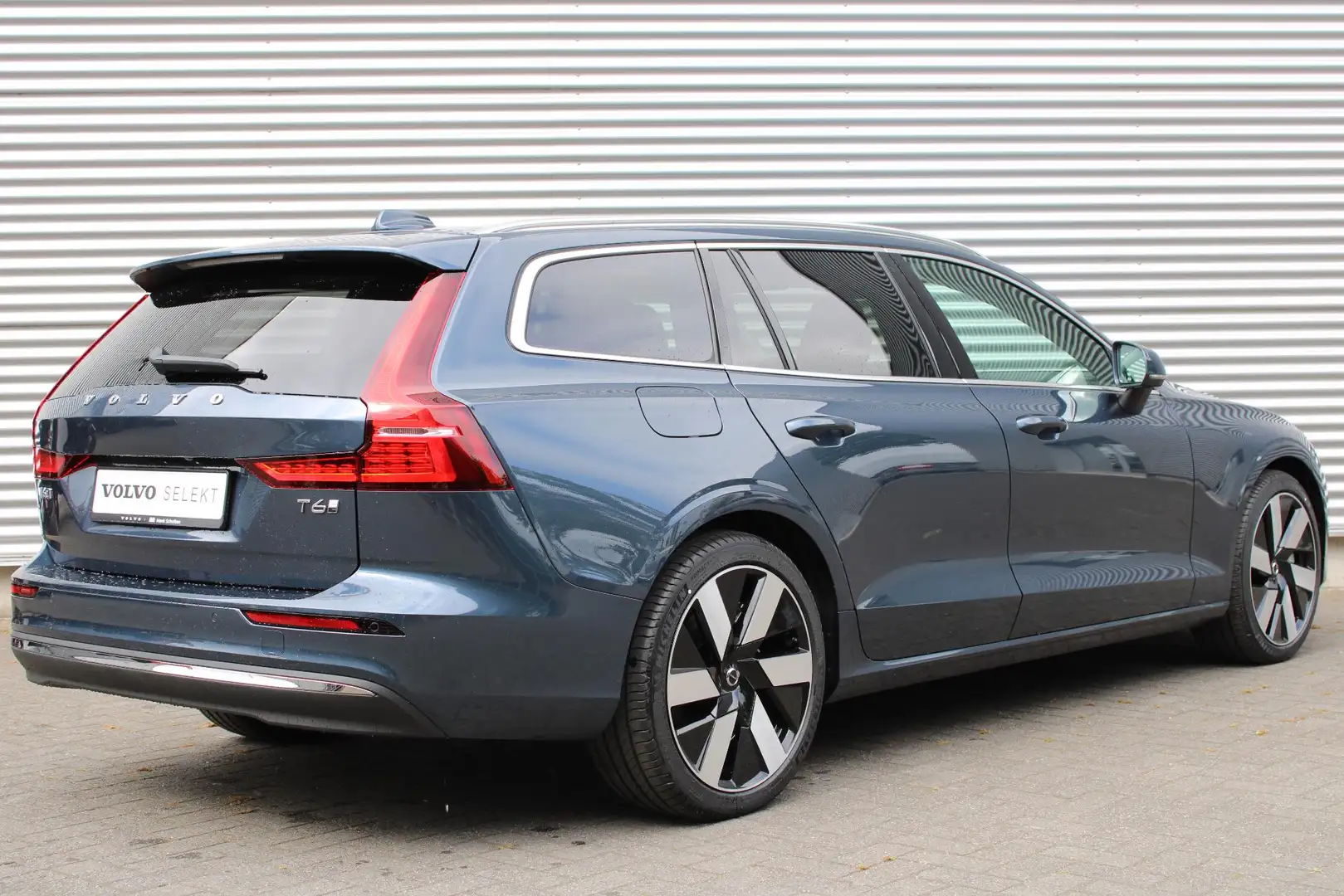 Volvo V60 T6 Plug-in hybrid AWD Essential | Adaptieve Cruise Blu/Azzurro - 2