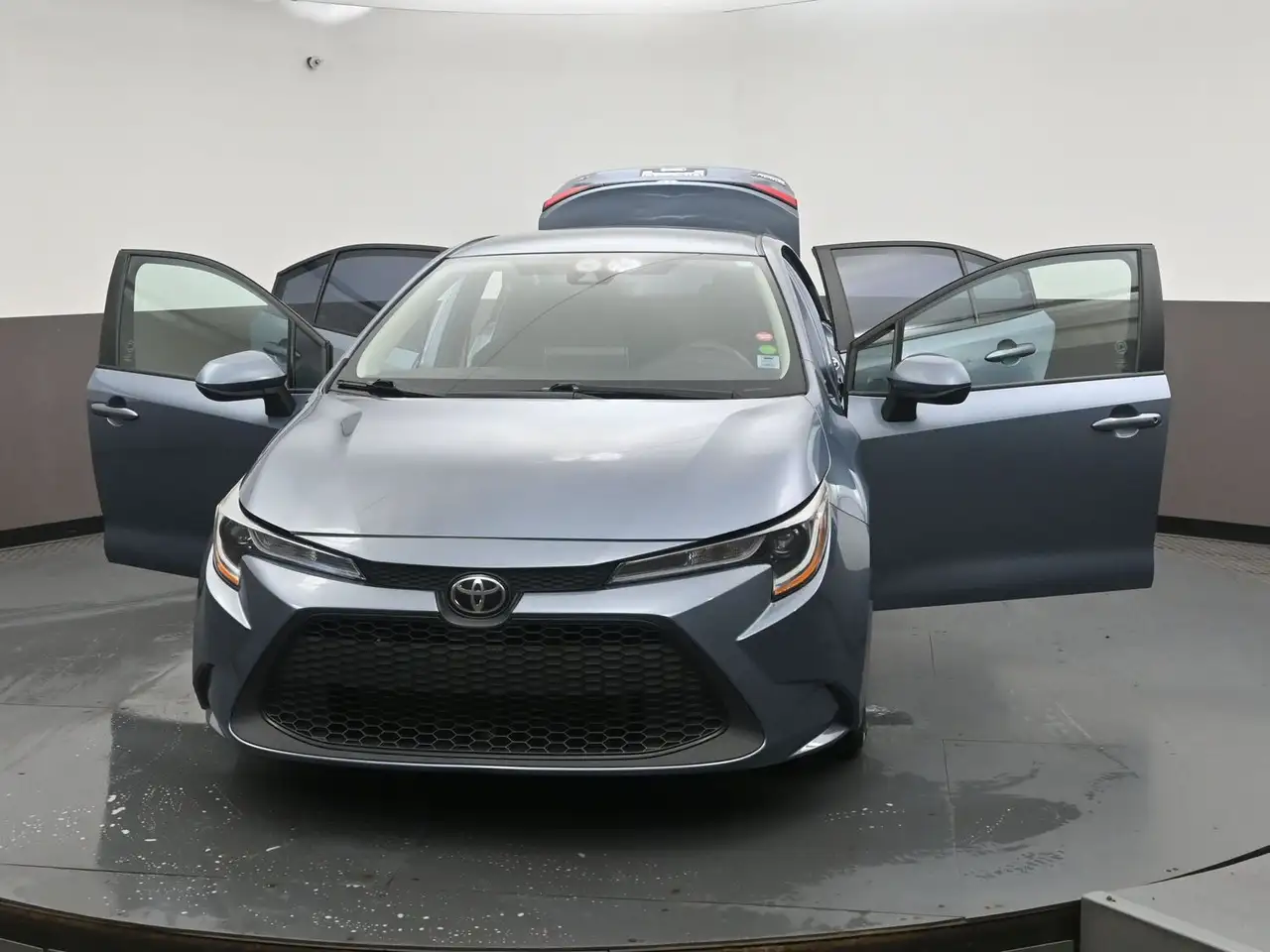 Toyota Corolla снимка Toyota Corolla