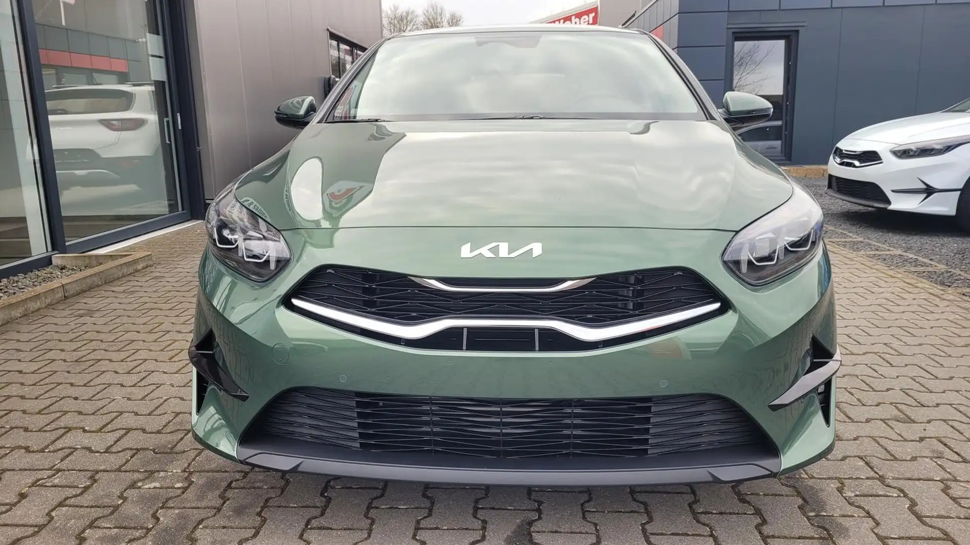 Kia Ceed / cee'd Platinum AT*LED*Navi*Shzg*PDCv+h*Cam*SD*17" 103... Grün - 2
