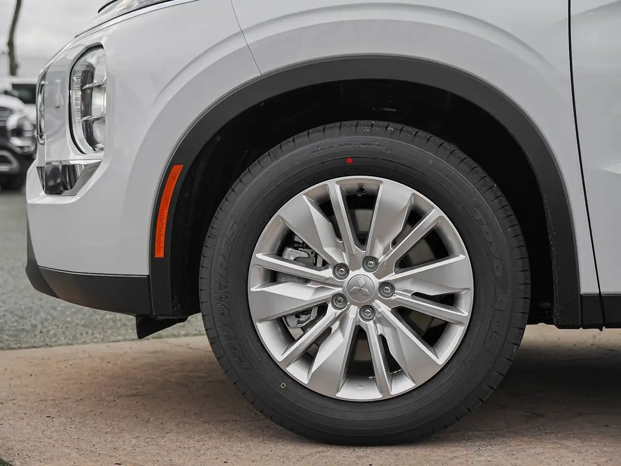 Mitsubishi Outlander снимка Mitsubishi Outlander