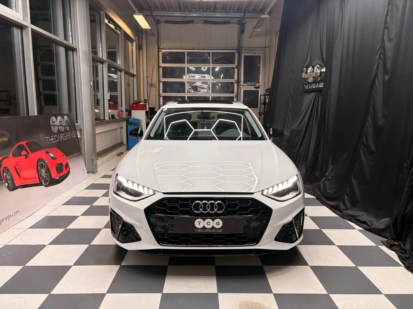 Audi A4 35 TDI S line 1 BESITZ Weiß - 2