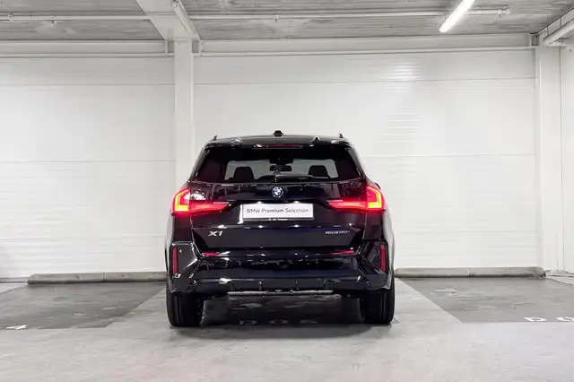 BMW X1 view 8