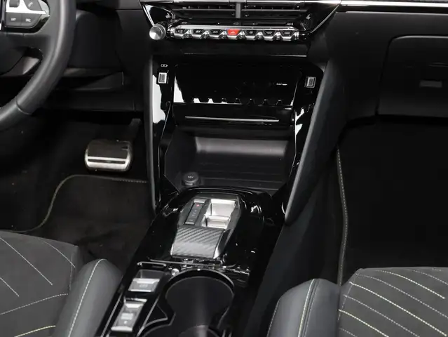 Peugeot 2008 view 12