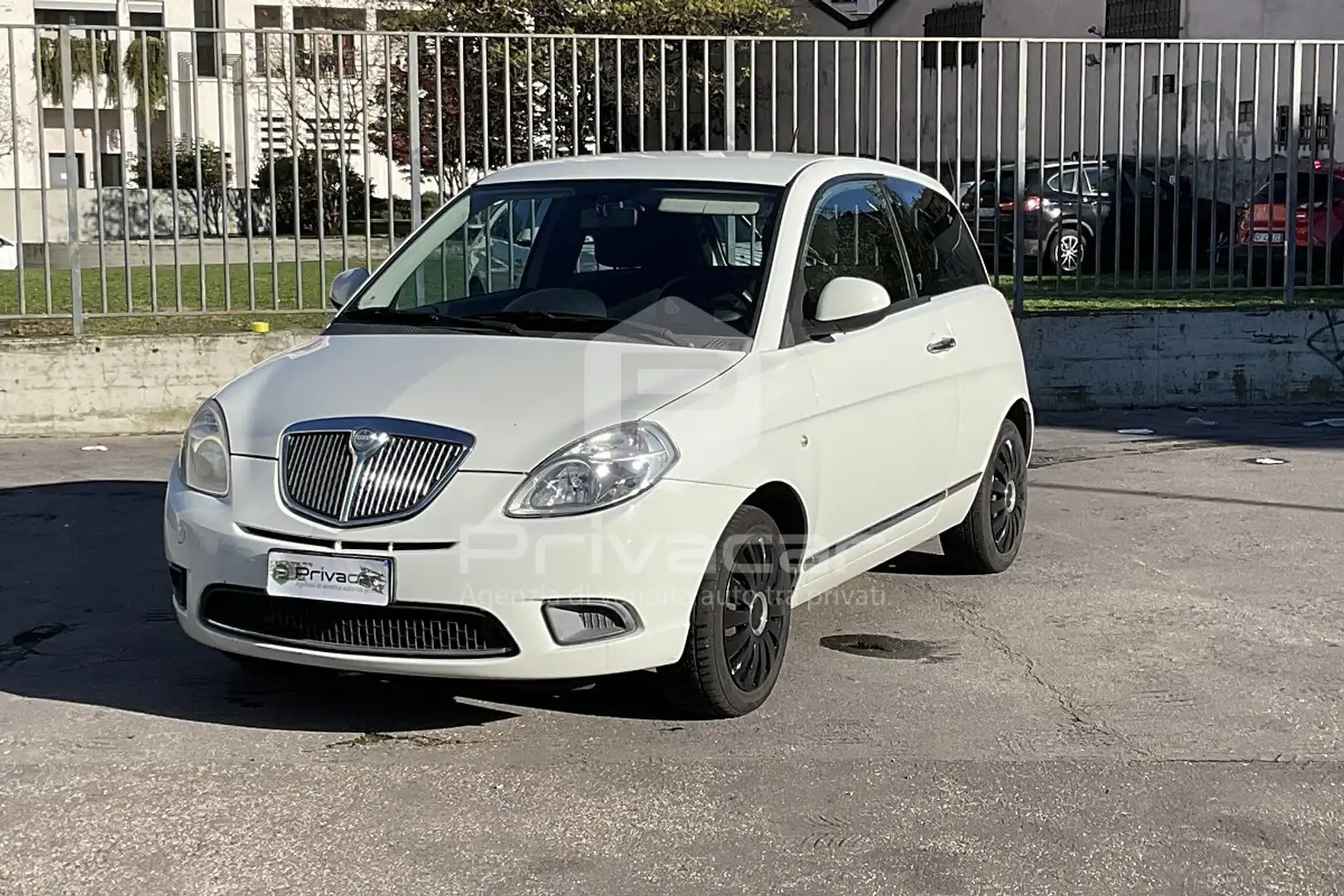 Lancia Ypsilon Ypsilon 1.2 69 CV Elle Bianco - 1