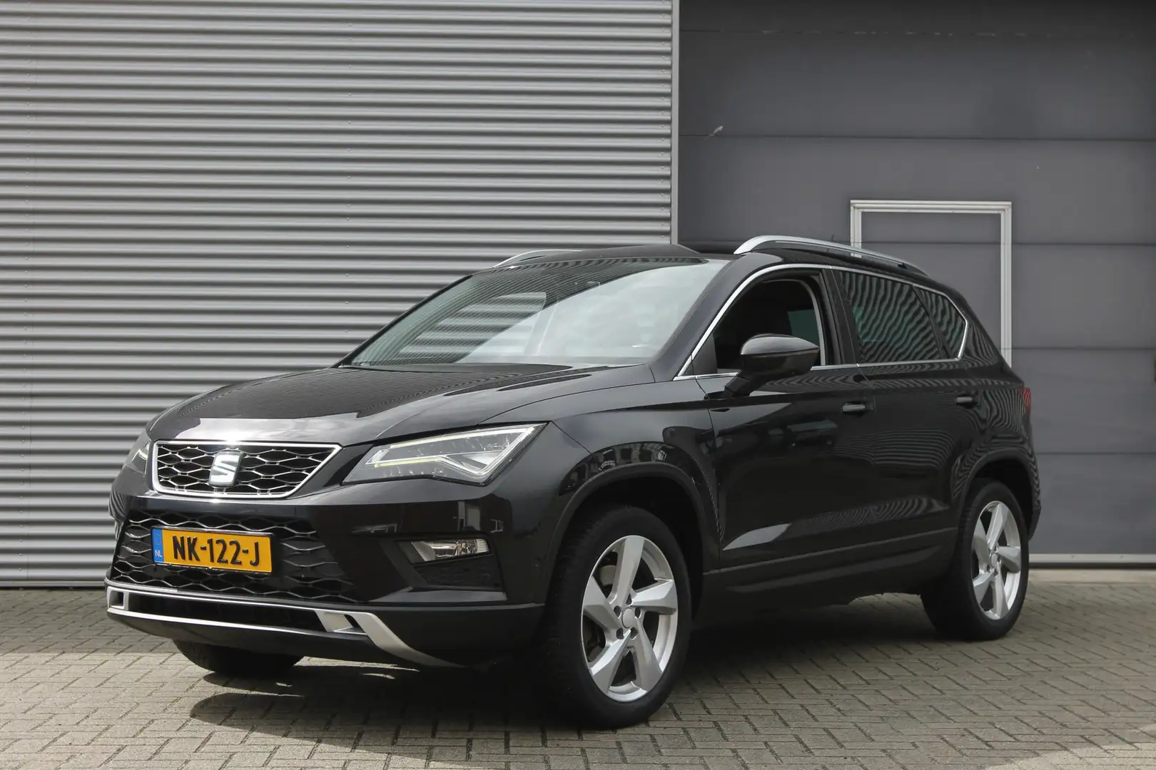 SEAT Ateca 1.0 EcoTSI Limited Edition I Camera I Clima. I Car Zwart - 1