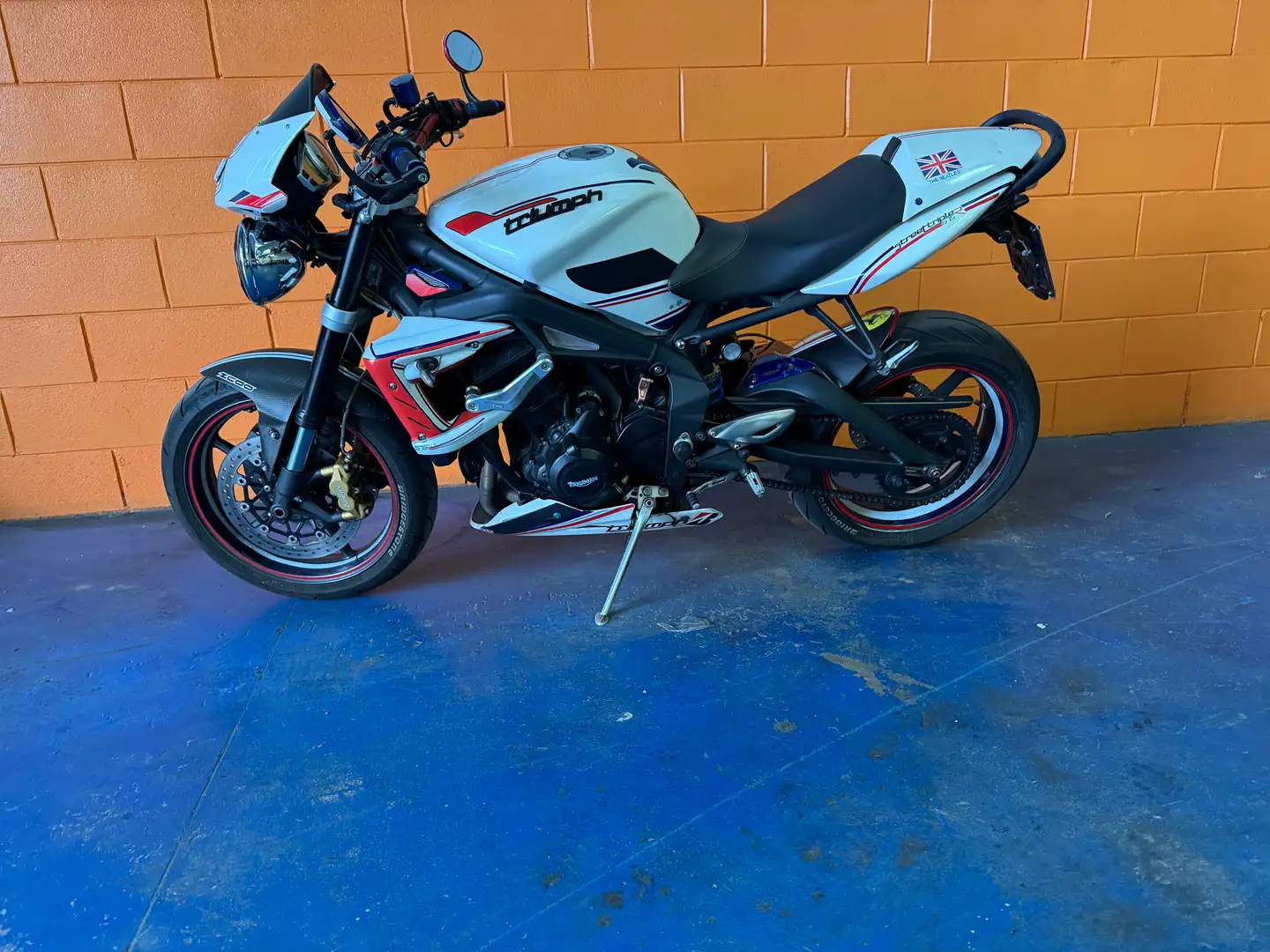 Triumph Street Triple R 675 R Weiß - 2