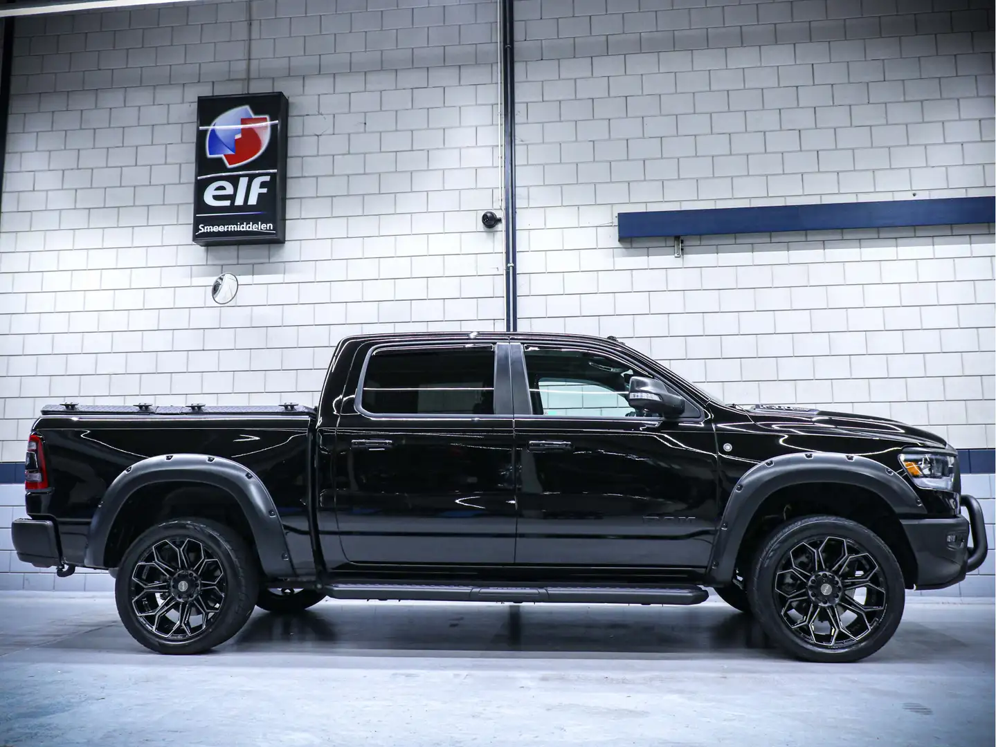 Dodge RAM Rebel Night Custom | Luchtvering | 1500 5.7L V8 He Černá - 2