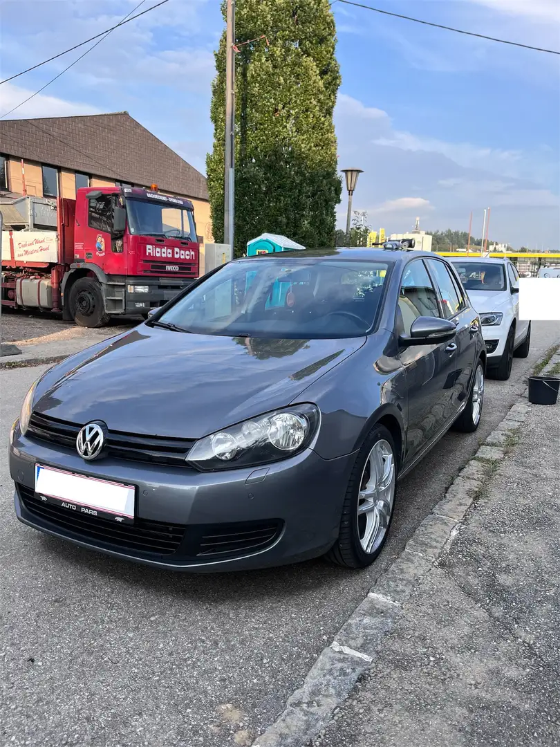 Volkswagen Golf Comfortline BMT 1,6 TDI DPF Grau - 1