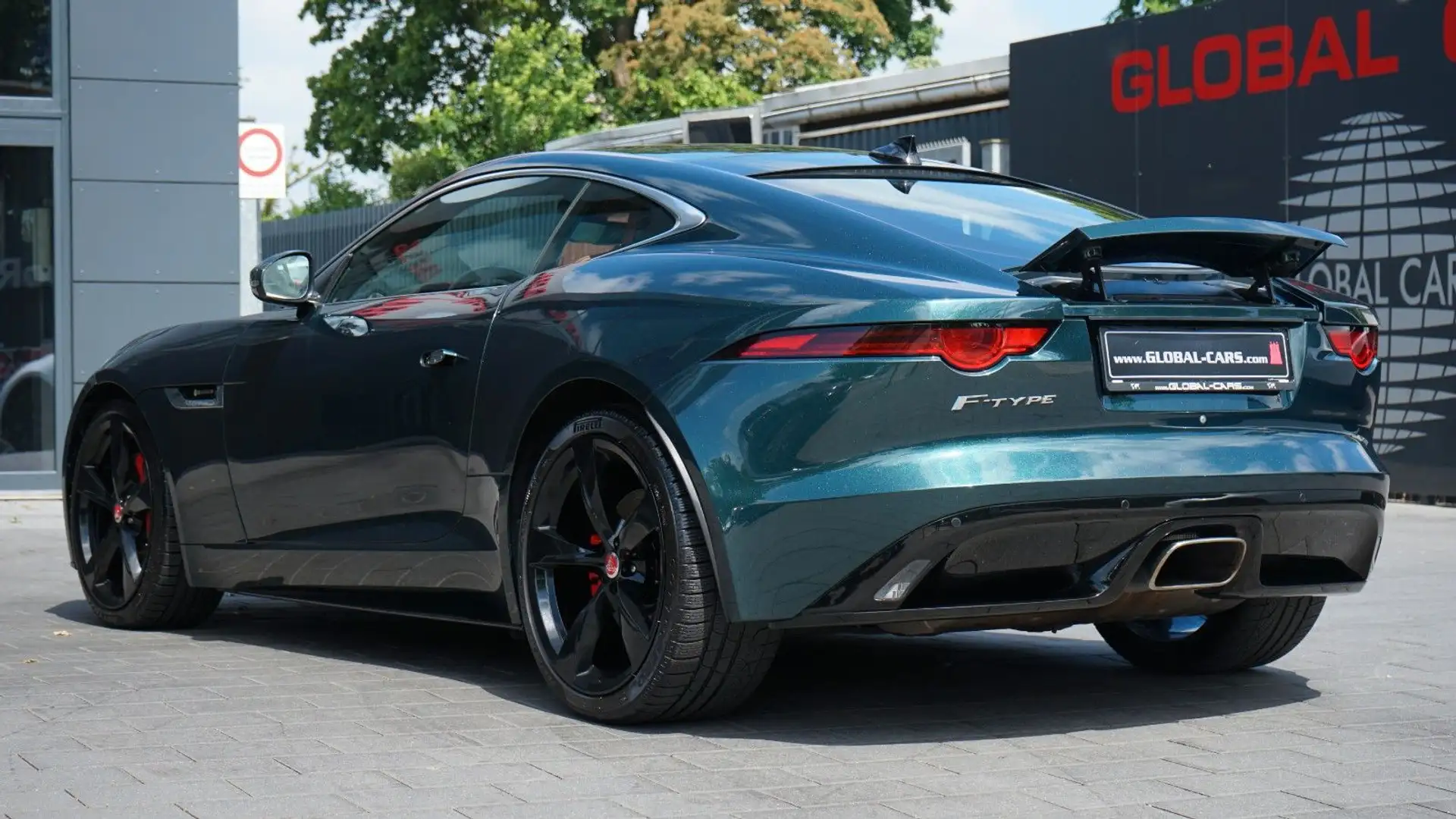 Jaguar F-Type F-TYPE COUPE P300 R-DYNAMIC*PERFORMANCE*LED*PANO Zelená - 2
