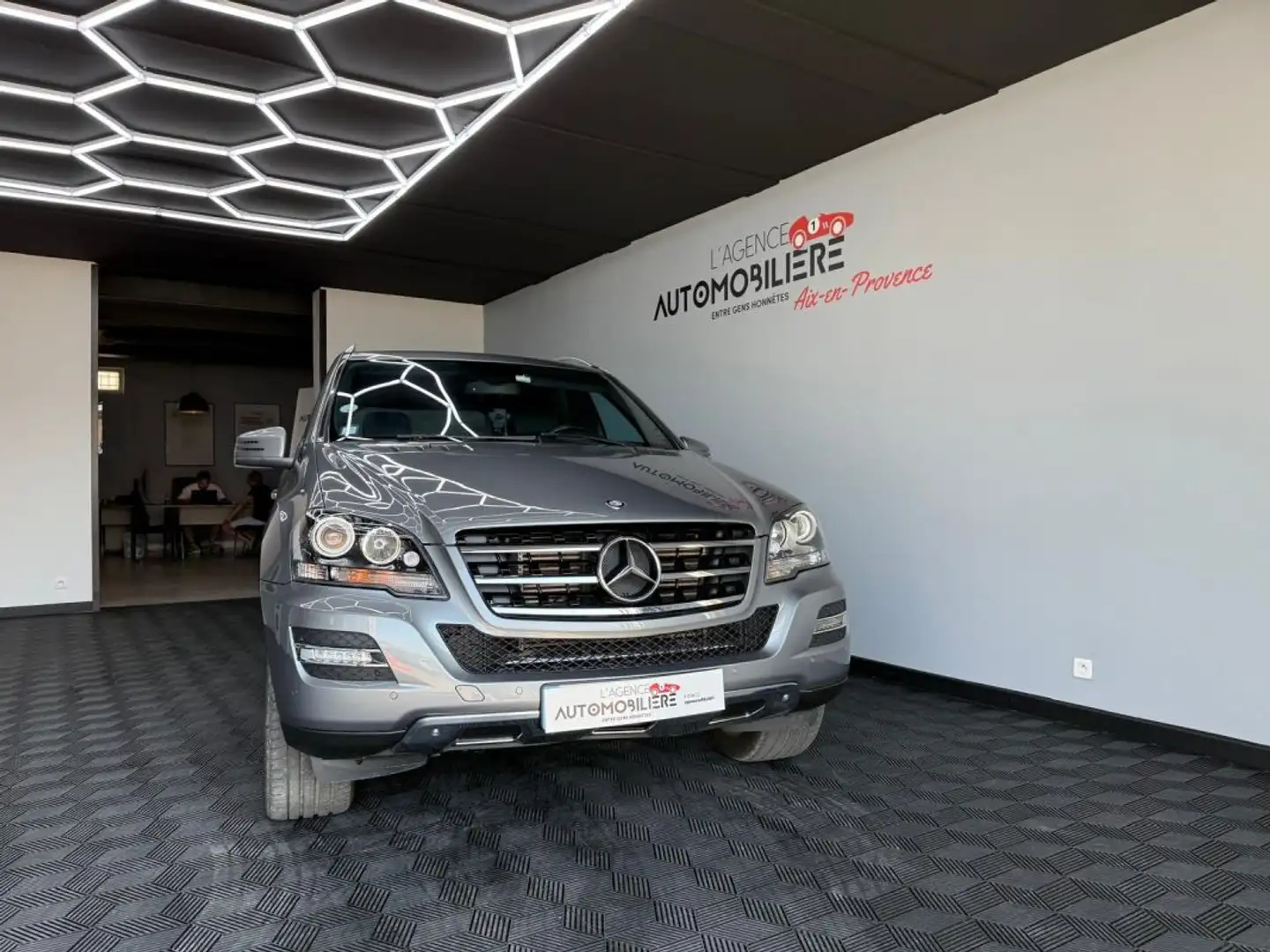 Mercedes-Benz ML 350 350 V6 4-Matic 231 CV Grau - 2