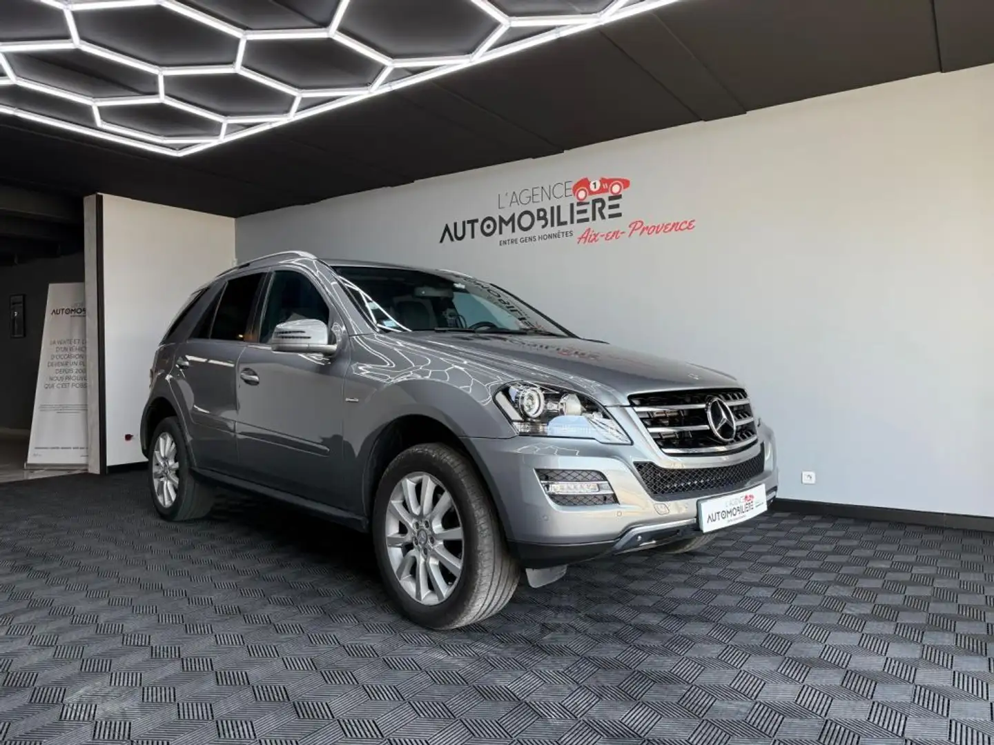 Mercedes-Benz ML 350 350 V6 4-Matic 231 CV Grau - 1