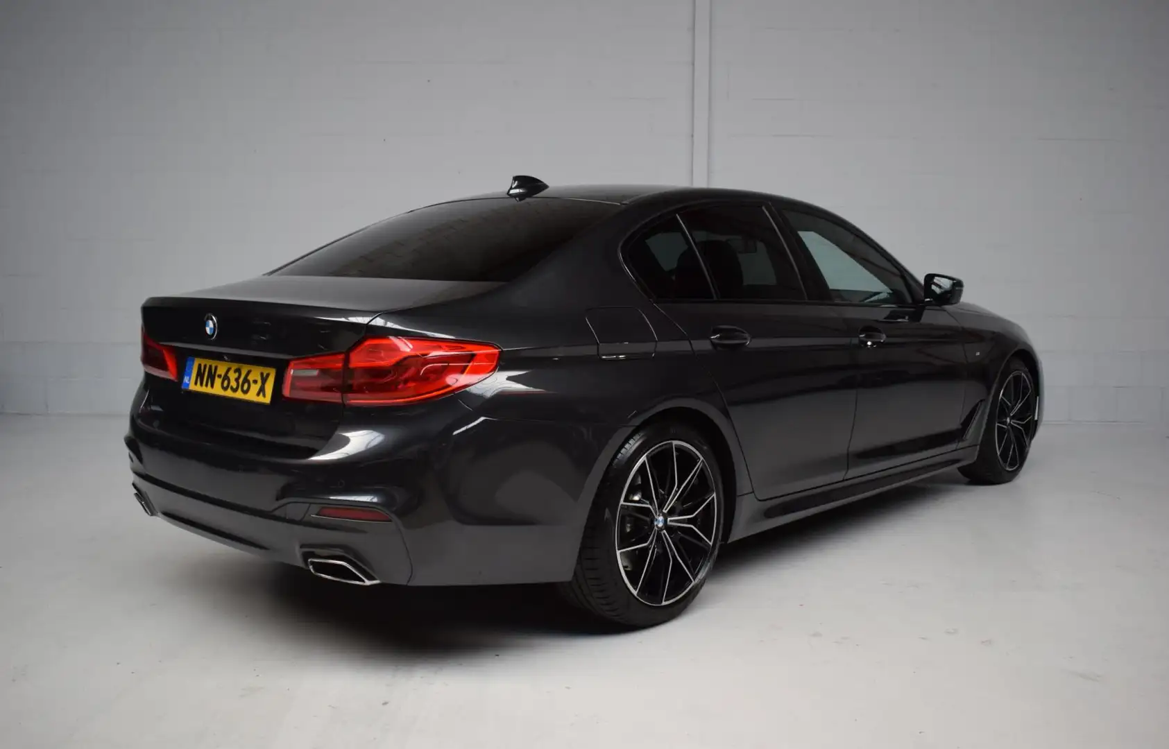 BMW 540 5-serie 540i M-SPORT ORG.NED / NAP / SCHUIFDAK / H Szürke - 2