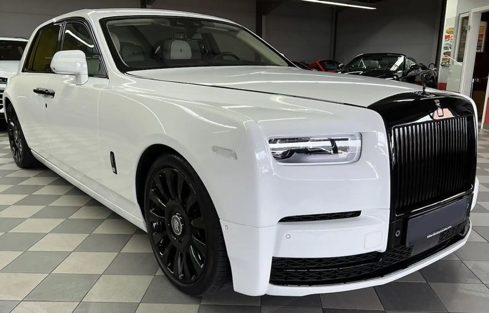 Rolls-Royce Phantom VIII Beyaz - 1