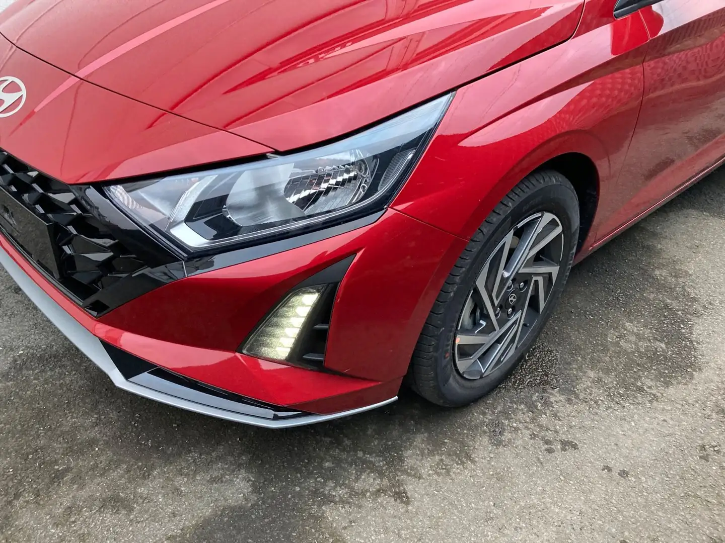 Hyundai i20 Trend 1.0 T-GDI Automatik*Navi*Kamera*SHZ* Rouge - 2