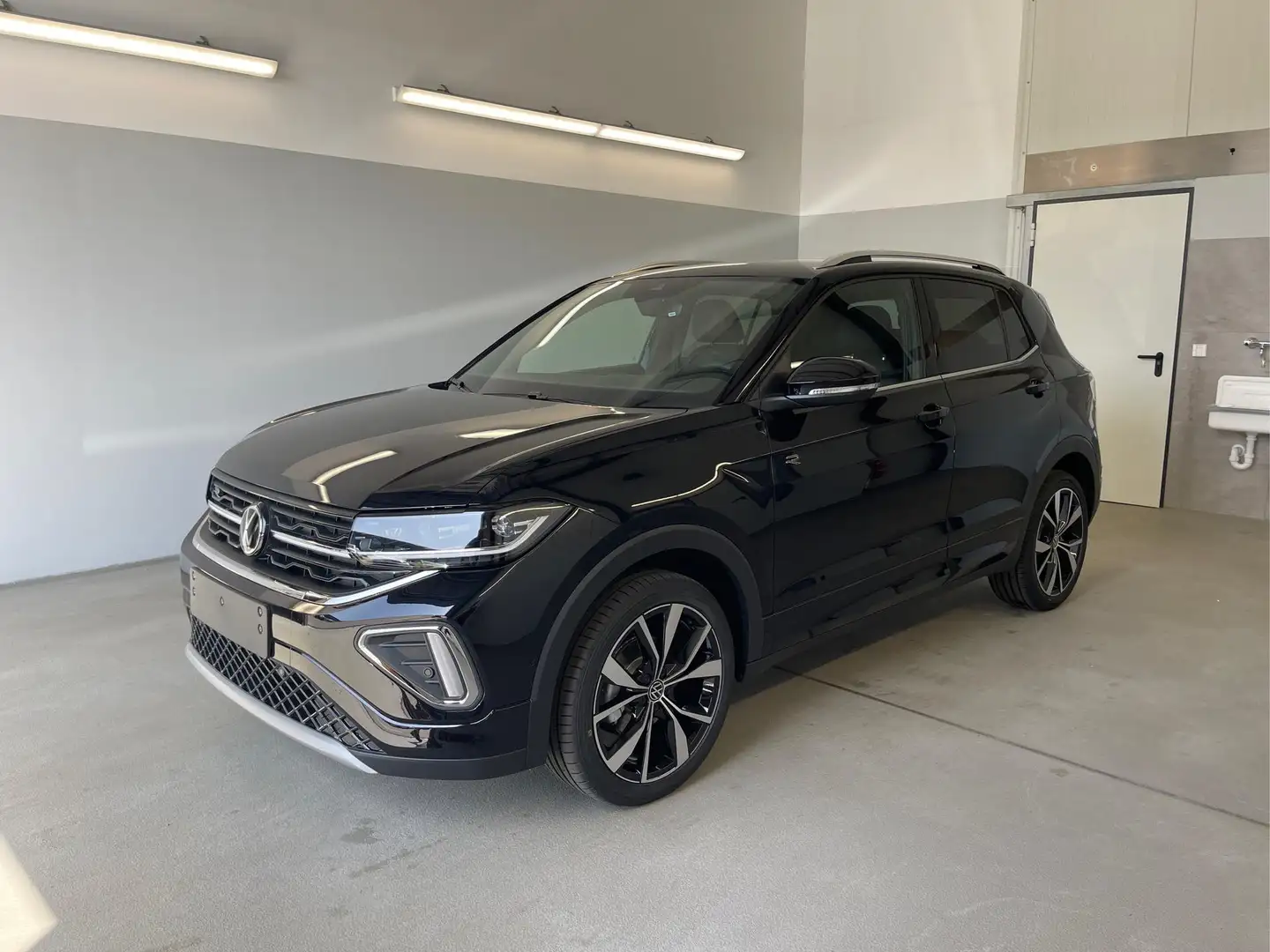 Volkswagen T-Cross Facelift R-Line 115PS DSG IQ.Light+Navi+AHK 1.0... Schwarz - 1