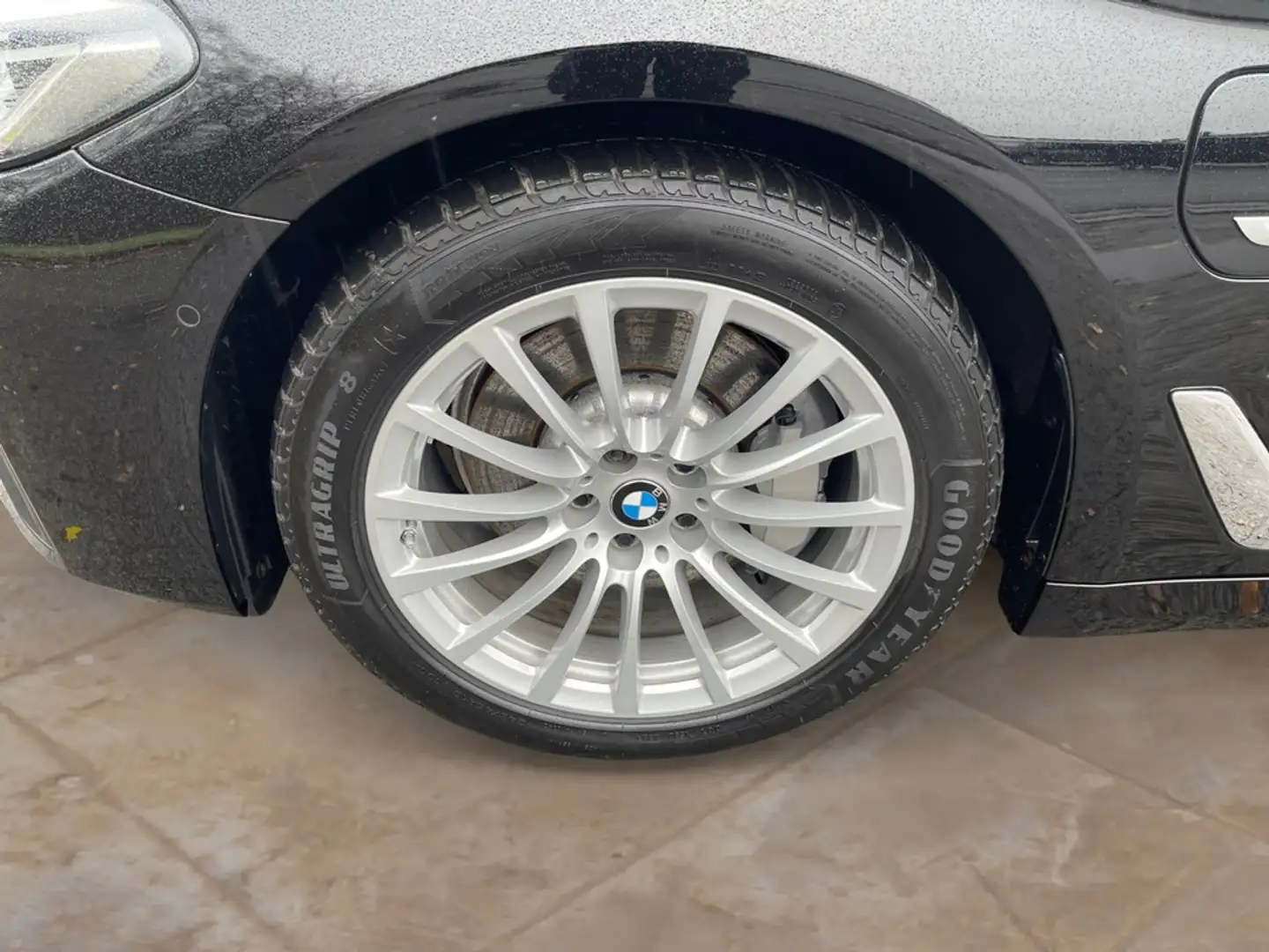 BMW 520 e Touring + 2Jahre-BPS.-GARANTIE Schwarz - 2