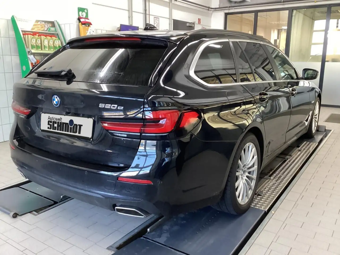 BMW 520 e Touring + 2Jahre-BPS.-GARANTIE Schwarz - 2