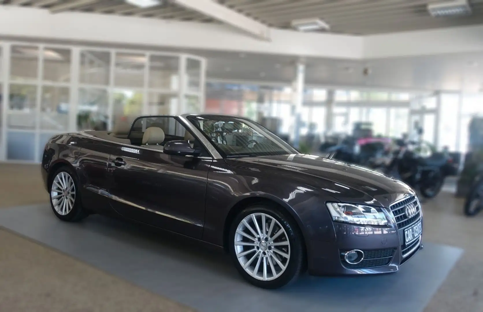 Audi A5 Cabriolet 2.0 TFSI Grijs - 1