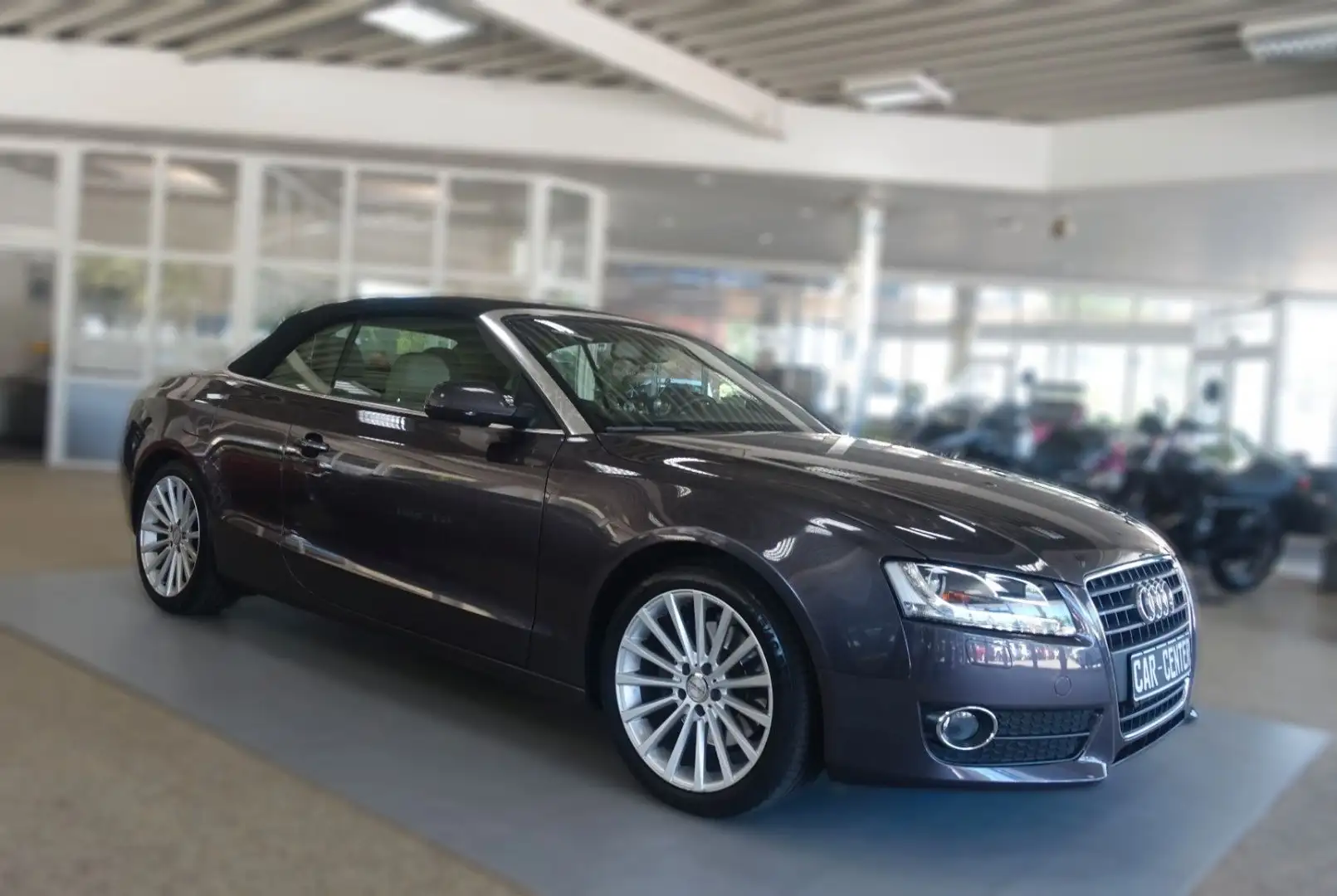 Audi A5 Cabriolet 2.0 TFSI Grijs - 2
