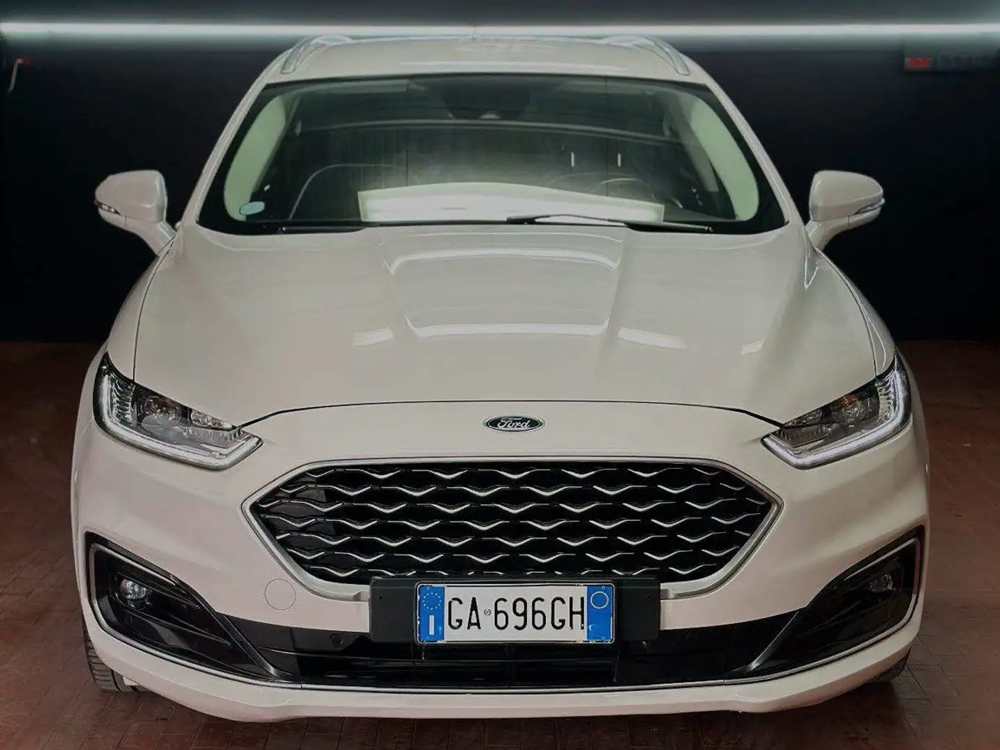 Ford Mondeo Mondeo IV 2015 SW SW 2.0 hybrid Vignale ecvt Bílá - 1